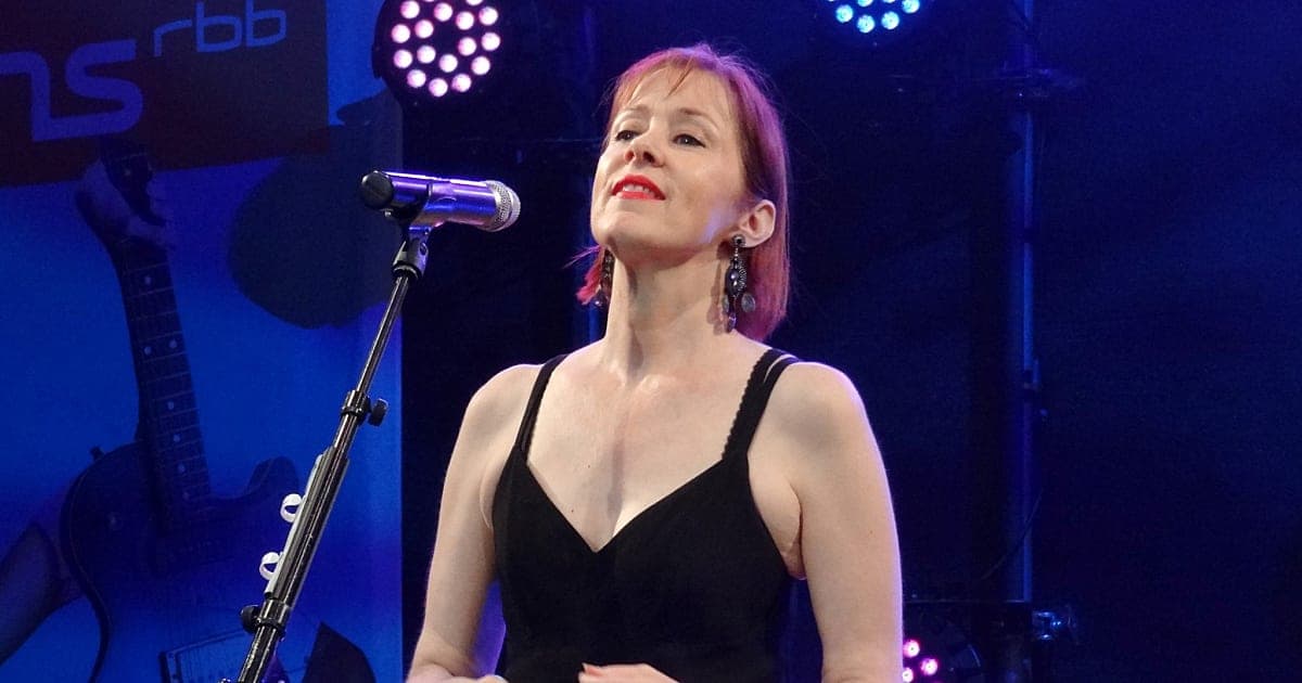 Suzanne Vega