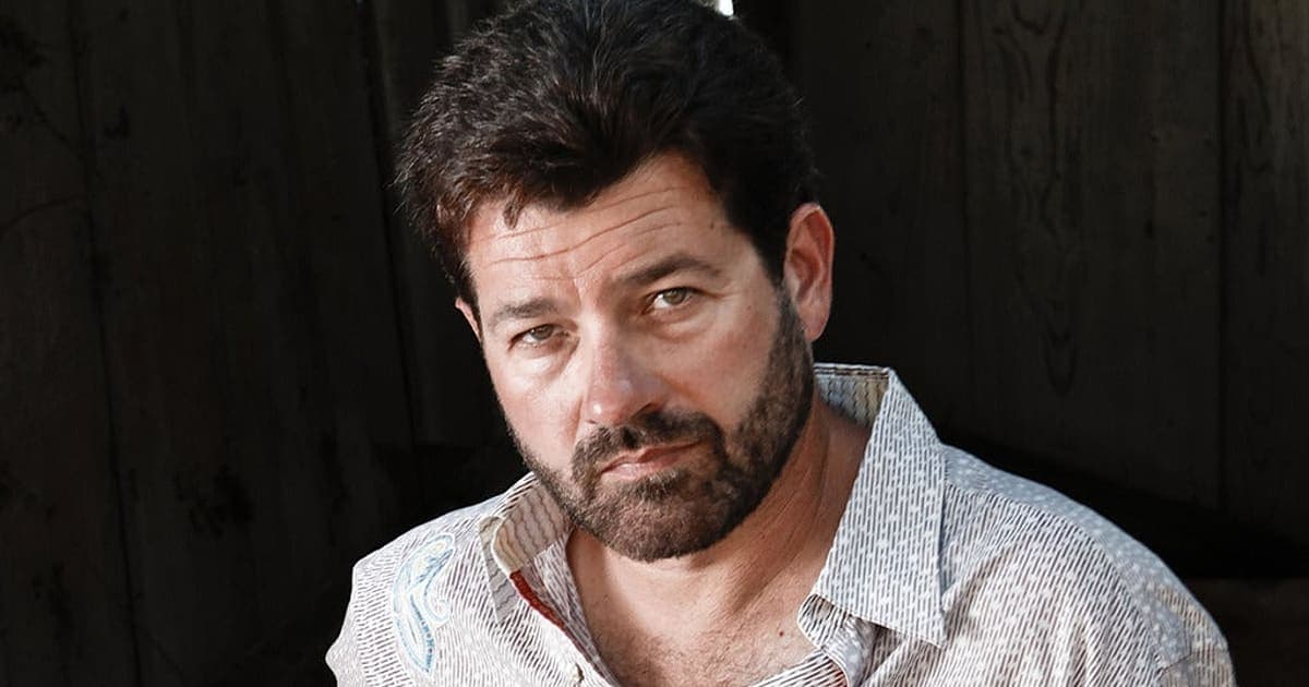 Tab Benoit