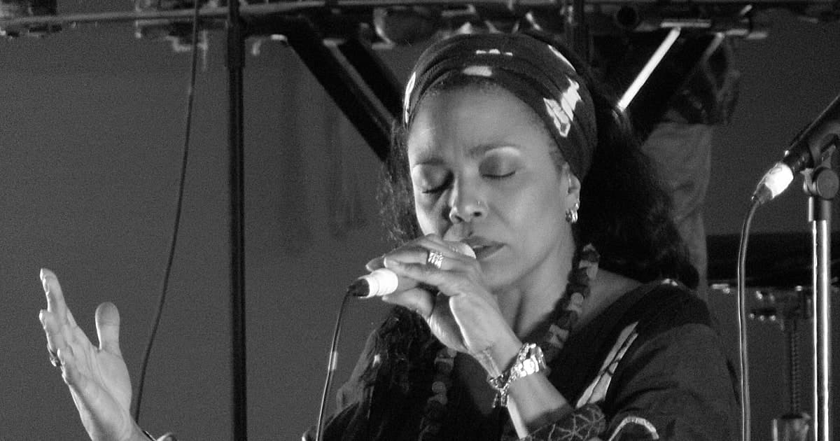 Dee Dee Bridgewater